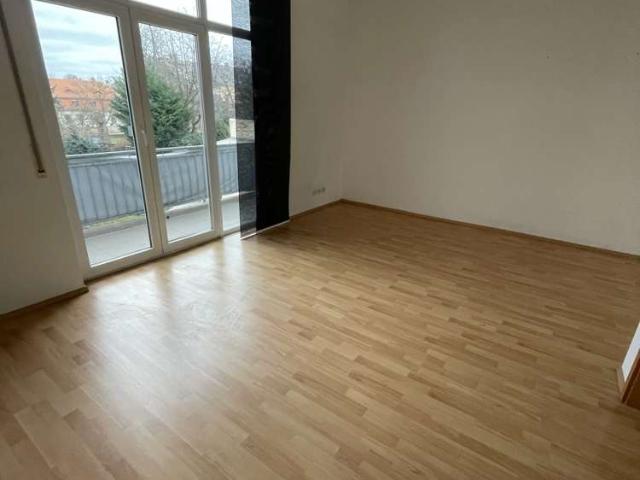 Zentrale 3 Zimmer Wohnung mit Balkon