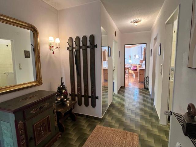 Zentrale 3 Zimmer Wohnung in Kitzbühel mit Blick auf Hahnenkamm nach Rücksprache möbliert, mit Balkon inkl. Garage