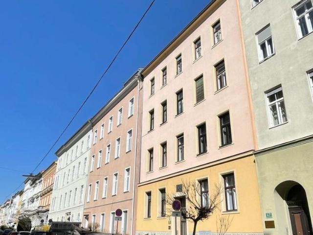 Zentrale 3 Zimmer Wohnung mit Wintergarten Provisionsfrei!