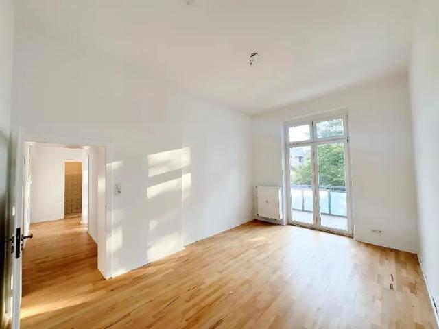ZENTRALE 3 ZIMMERWOHNUNG IN KREFELD ZU MIETEN!