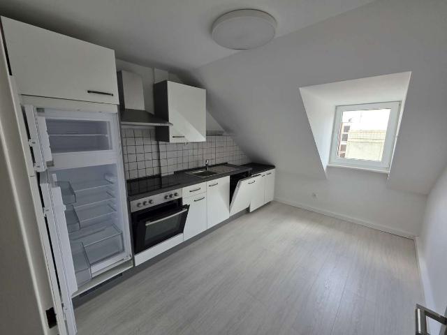 Zentrale 3 ZKB DG Wohnung 81 m², 2 Bäder & EBK, Uni & Klinikumnah