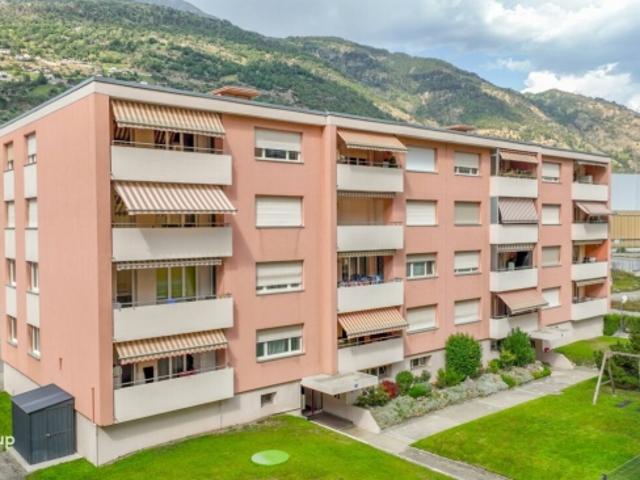 Zentrale 3.5 Zimmer Wohnung mit Balkon in Visp