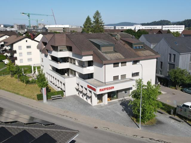 Zentrale 3.5 Zimmerwohnung nahe Autobahnanschluss
