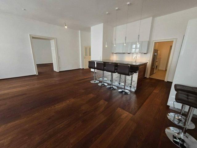 Zentrale Top Lage und doch ruhig || Exklusive Etagenwohnung mit idealem Grundriss