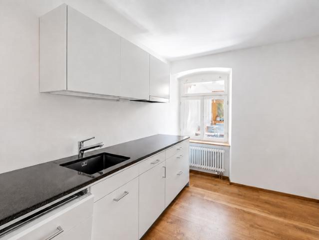 Zentrale, toprenovierte Altbauwohnung für gepflegtes Wohnen