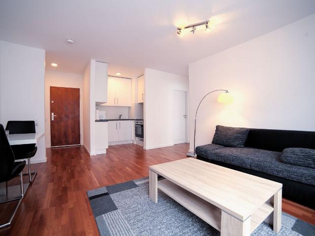 Zentrale und dennoch ruhige 2 Zimmer Wohnung in der Olgastrasse, Stuttgart Amsterdam Apartments for Rent