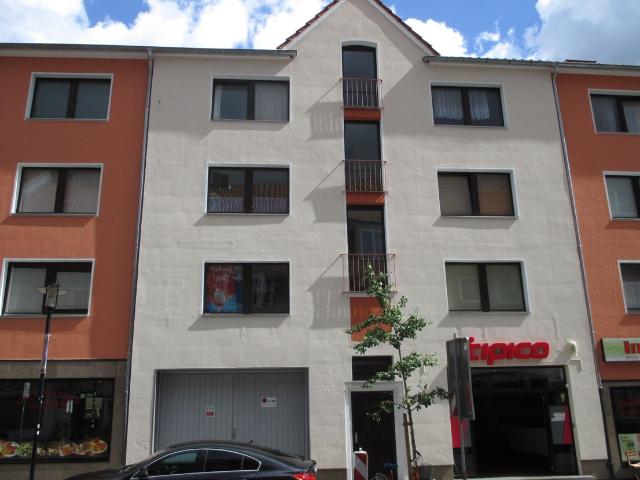 Zentrale und ruhige Wohnung mit Balkon und Einbauküche