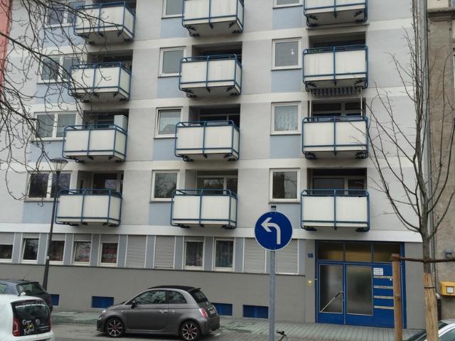 zentrale und verkehrsberuhigte Lage teilmöblierte Wohnung direkt am Wilhelmsplatz mit Aufzug