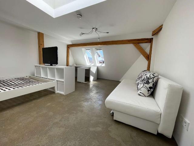 Zentrale WG mit drei Zimmern und Balkon – ideal für dich allein oder mit Freunden!