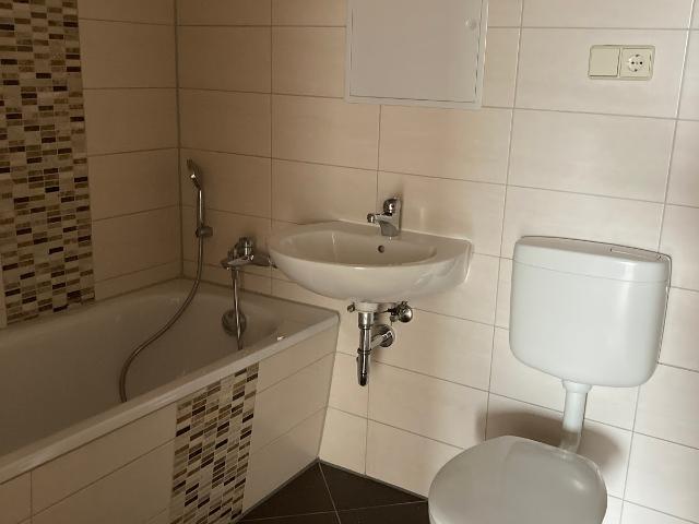 Zentrale Wohlfühlwohnung für Singles oder Paare mit modernem Bad