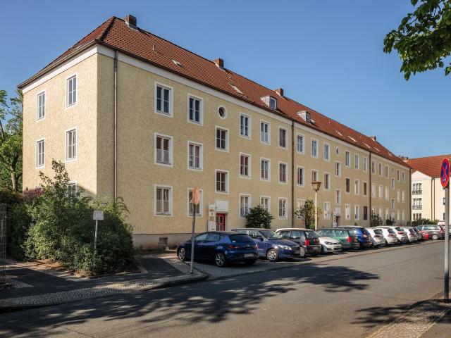 Zentrale Altbauwohnung / 2.OG rechts