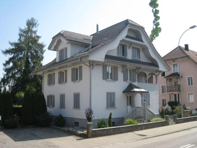zentrale & charmante 3.5 Zimmerwohnung