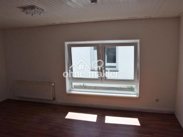 Zentrale Erdgeschosswohnung mit EBK, Kamin und Terasse in Gifhorn