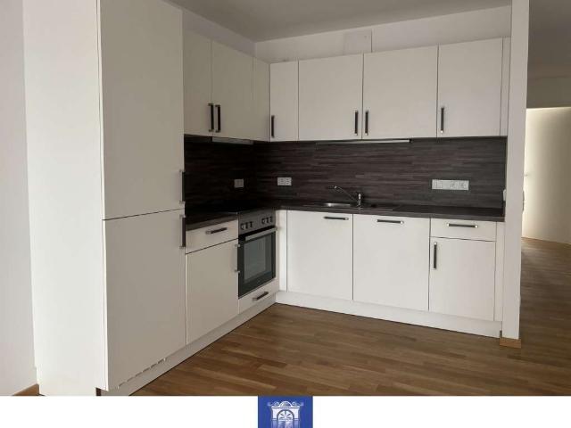 Zentrale Familienwohnung! 2 Bäder! Terrasse!