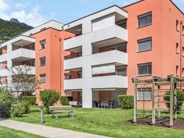 Zentrale Familienwohnung sucht neue Bewohner