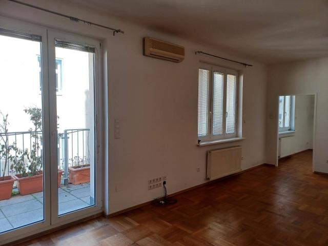Zentrale Innenstadt 3 Zimmer Wohnung mit großer Terrasse