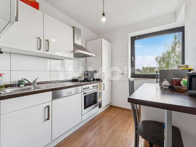 Zentrale Kapitalanlage in Ohligs Vermietete 2 Zimmer Wohnung mit Balkon