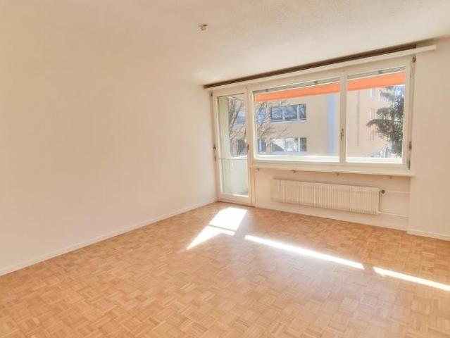 Zentrale Lage mit Blick ins Grüne!