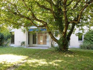 ZENTRALE LAGE MIT GARTENSITZPLATZ