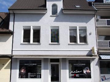 Zentrale Lage, flexible Nutzung, viel Potenzial – Wohn und/oder Geschäftshaus in Haan