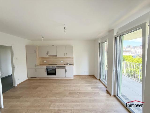 ZENTRALE LAGE Helle 3 Zimmerwohnung mit Balkon!