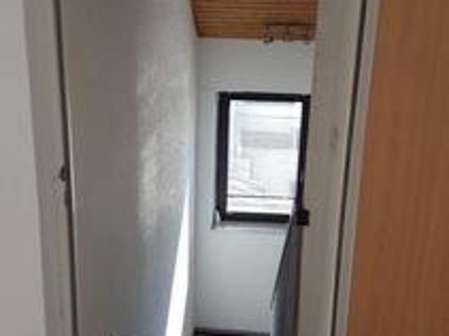 Zentrale Lage im Wohn Geschäftshaus eine Wohnung frei