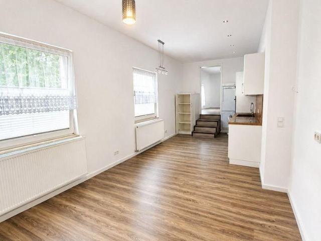 Zentrale Lage trifft modernen Komfort Newertige 70 m², 2 ZKB, incl. EBK und Stellplatz