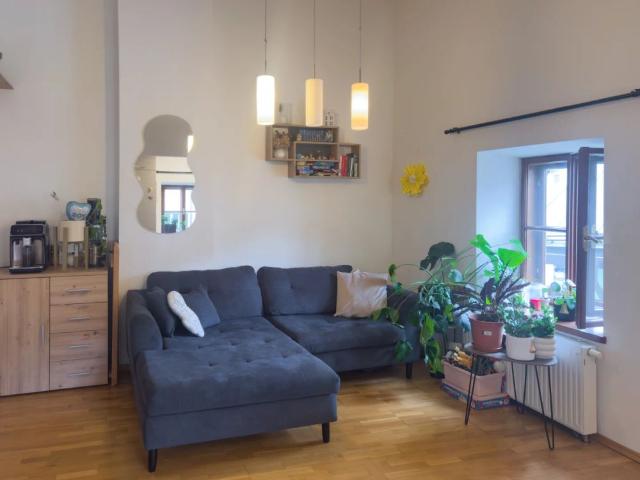 ZENTRALE LAGE 3 ZIMMER ALTSTADTWOHNUNG