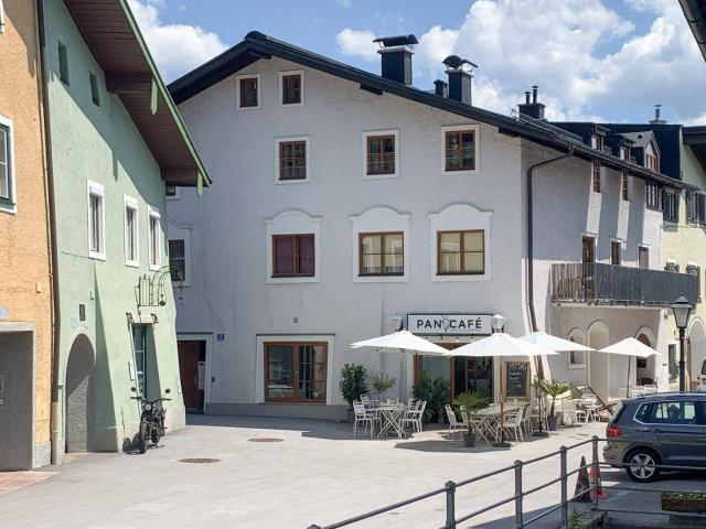ZENTRALE LAGE 3 ZIMMER ALTSTADTWOHNUNG
