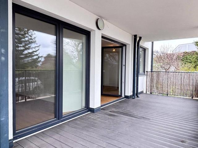 Zentrale Ruhelage ~ 2 Gehminuten zum Bahnhof ~ großer Balkon ~ kleiner Garten ~ Stellplatz