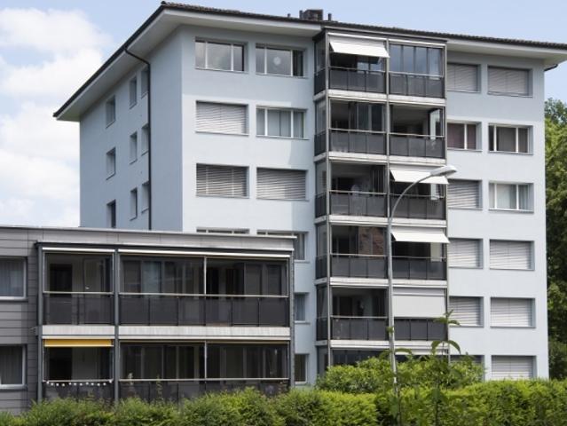 Zentrale, ruhige Lage mit verglastem Balkon