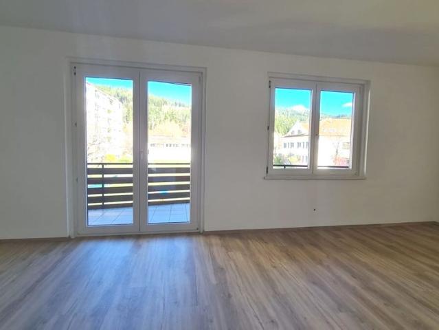 Zentrale Single Wohnung mit großer Loggia