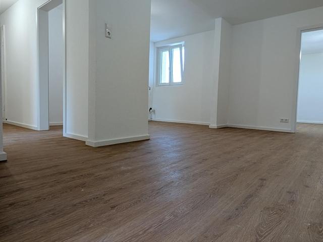 Zentraler geht's kaum: 4 Zimmer Wohnung ca. 90 m² direkt am ZOB Reutlingen