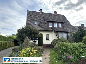 Zentrales Einfamilienhaus mit großem Garten