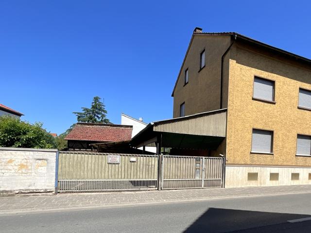 Zentrales Einfamilienhaus mit großem Hof in Mühlheim ohne Makler