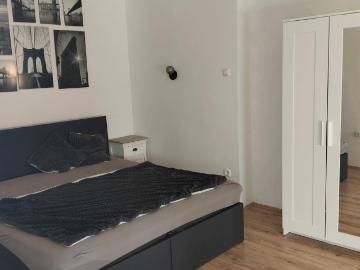 zentrales Schmuckstück in kompletter Ruhelage