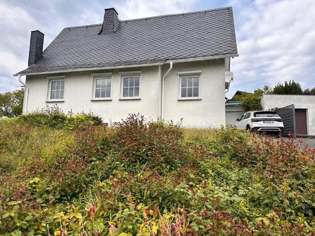 Zentrales, ruhiges Einfamilienhaus,mit Baugrundstück Nastätten
