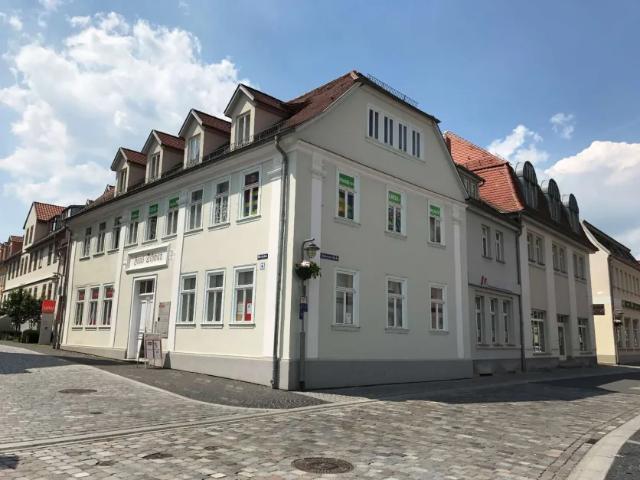 Zentrales Wohnen am Marktplatz: Helle Dachgeschosswohnung im Herzen von Sömmerda