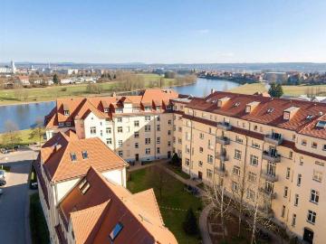 Zentrales Wohnen direkt an der Elbe! Bezugsfreie helle 3 Zimmerwohnung mit Einbauküche