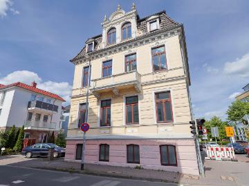 Zentrales Wohnen in Oldenburg – Großzügige 4 Zimmer Wohnung mit Wintergarten