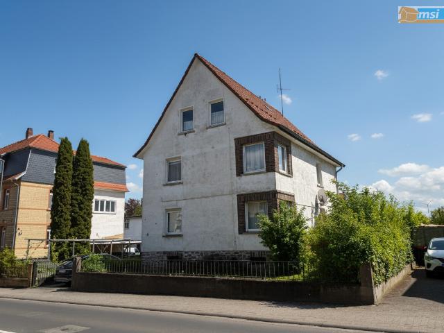 ZENTRALES ZWEIFAMILIENHAUS MIT AUSBAURESERVE! KEINE KÄUFERPROVISION!