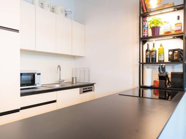 ZENTRUM FUSSLÄUFIG | Neuwertige Wohnung mit Garten und Tiefgarage, fußläufig zum Markt und zur Innenstadt