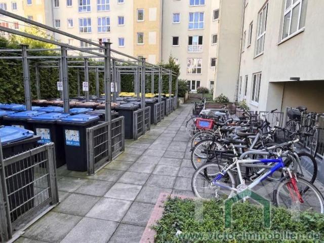 Zentrum Süd * 2 Zimmer Whg. mit Einbauküche, Parkett und Duschbad