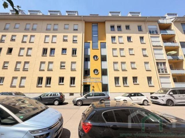 Zentrum Süd: Single Wohnung mit Terrasse und Wannenbad