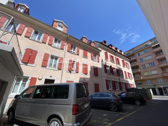 Zentrum – 2 aneinandergrenzende Gebäude