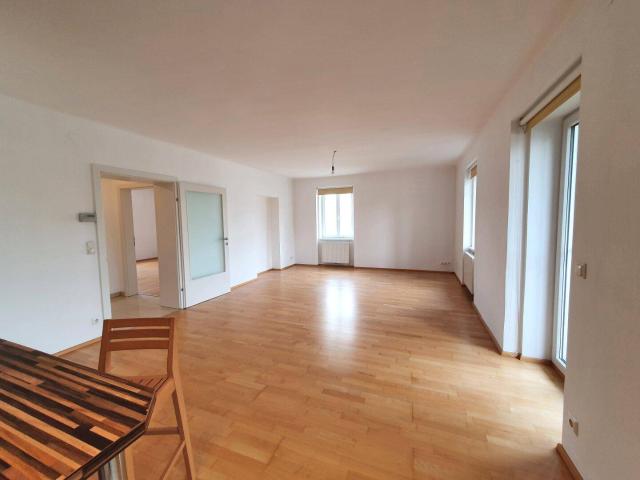 VERMIETET | ZENTRUM | 3 Zimmer Wohnung | Balkon