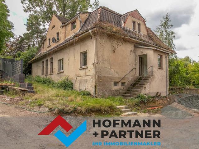 Zentrumsnah gelegene Stadtvilla mit Einliegerwohnung und großem Grundstück in Nossen