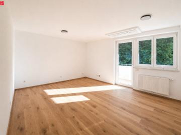 Zentrumsnah, Moderne 2 Zimmer Wohnung mit Loggia und Fernblick
