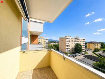 Zentrumsnah, Moderne 2 Zimmer Wohnung mit Loggia und Fernblick