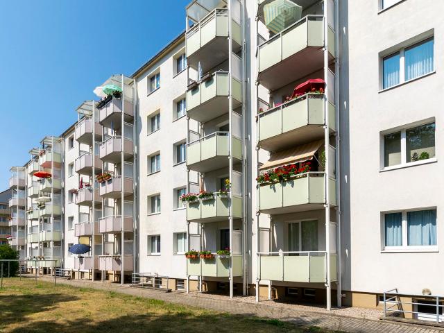 Zentrumsnah Schicke Dreiraumwohnung mit Wanne und Balkon im Zentrum Nord